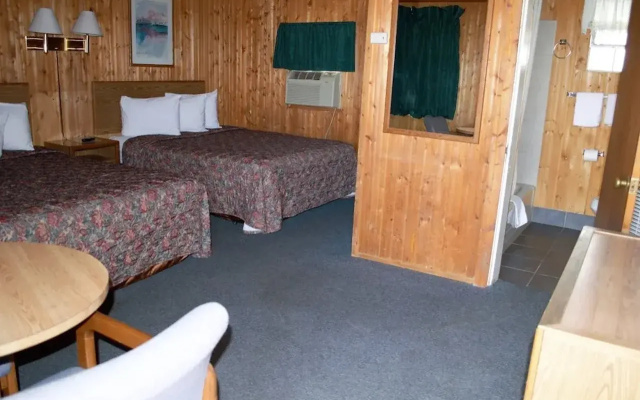 Green Acre Motel by OYO Near Rush County Airport