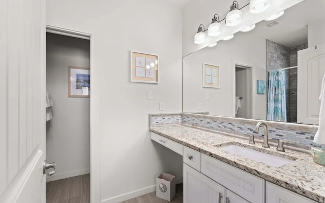 Dauphin Beach House 3 Bedroom & Pool