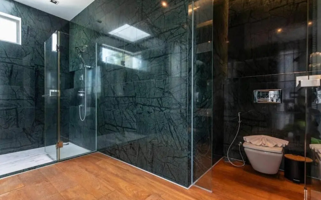 Beachfront Villa 3BR Infinity Pool V38