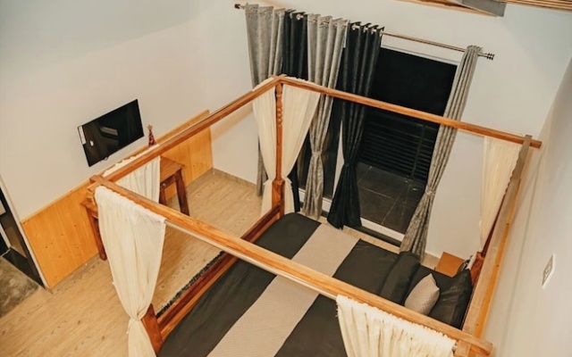Premium Hotel Blue P-I-N-E Palace