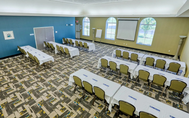 HOLIDAY INN EXP STES BATAVIA D by IHG