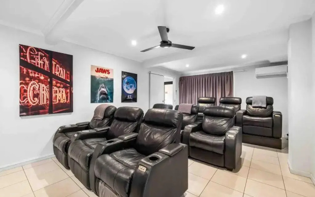 Peregian Beach Holiday House & Resort Pet Friendly