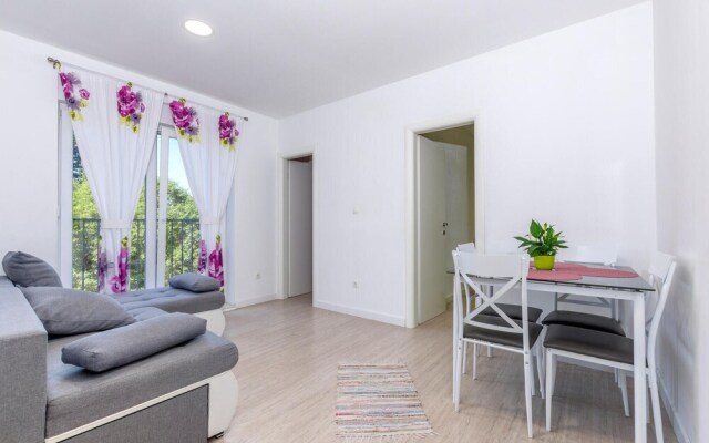 Amazing Apartment in Omis With 3 Bedrooms and Wifi