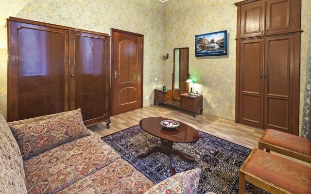 Friends apartment on Vosstaniya