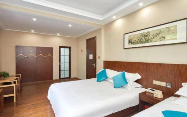 First Met Hotel