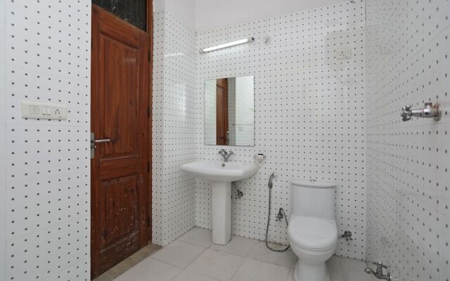 OYO 12502 City Hotel