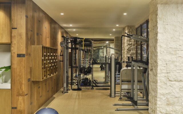 Kimpton Grand Roatan Resort And Spa by IHG