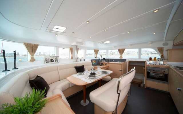 Discover Catamaran Phuket - LAGOON440