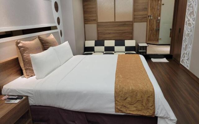 Golden Sands Motel