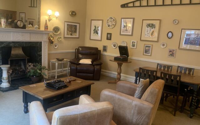 Orchard Club - Newton House