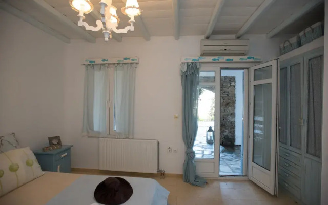 Beautiful Villa at Panormos