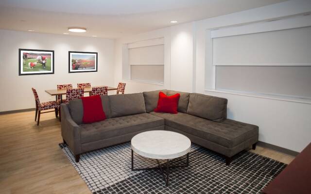 The University of Georgia Center for Continuing Education & Hotel