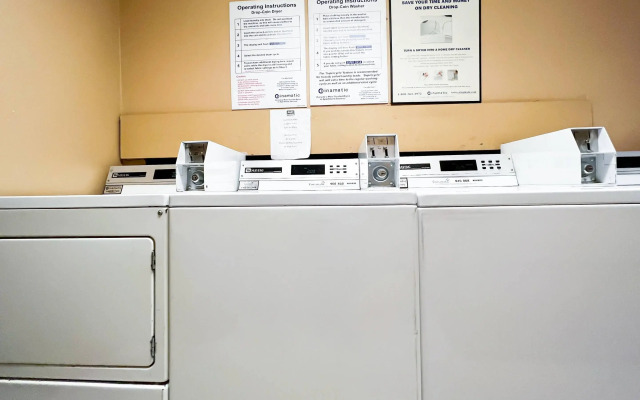 Econo Lodge Motel Village