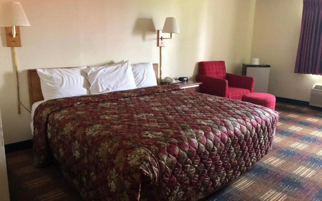 Red Carpet Inn North Syracuse