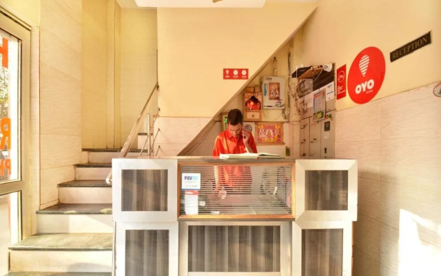 OYO 8073 Grand Residency