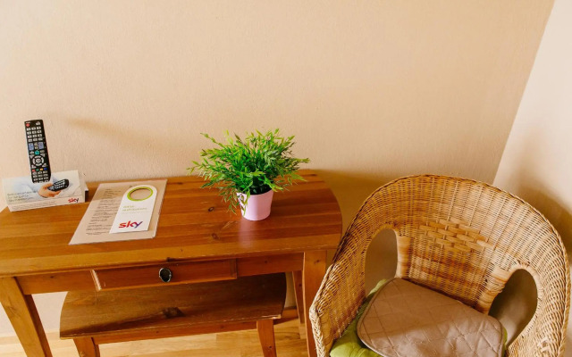 Landhotel Airport Inn
