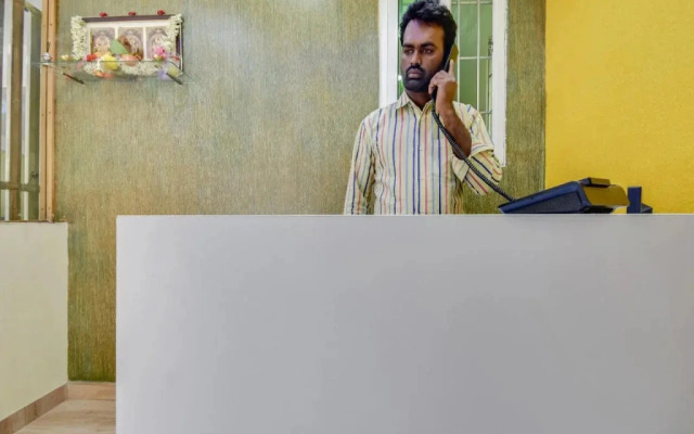OYO 13043 Sree Sai Suites