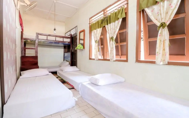 Adil Jaya Homestay