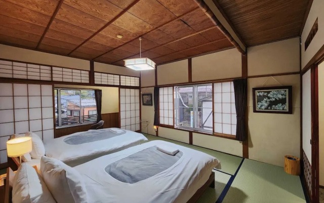 Snow Monkey Lodge - Hostel – Guest Rooms – Yamanouchi