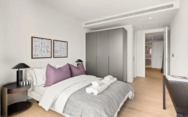 Deluxe two Bedroom Apartment in London s Canary Wharf