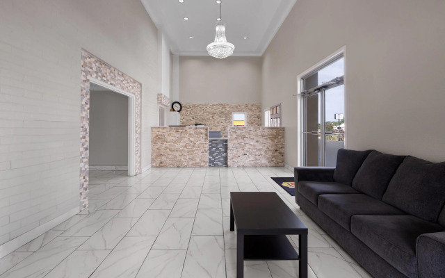 Super 8 by Wyndham Covington