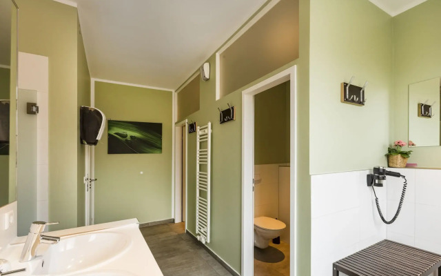 Five Reasons Hotel & Hostel