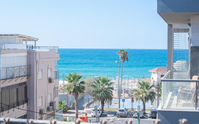 PORT CITY HAIFA - Bat Galim 20m from the beach