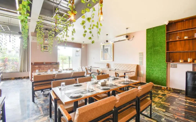 Super Oyo Townhouse Oak Hotel Rajmudra
