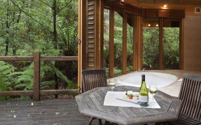 Woodlands Rainforest Retreat