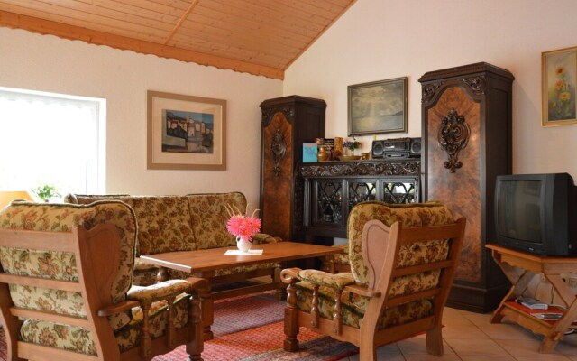 Cozy Holiday Home with Garden in Gees