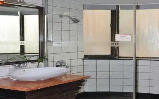 Sayeah Hotel (Guangzhou Shiqiao Metro Station)
