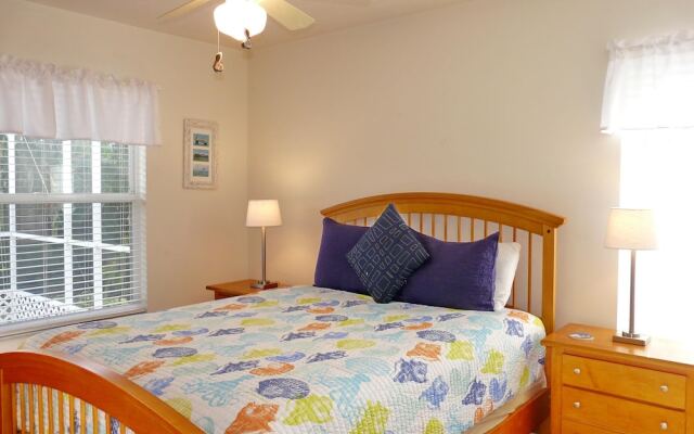 Inviting, Quiet Home in With Pool and Steps to Beach