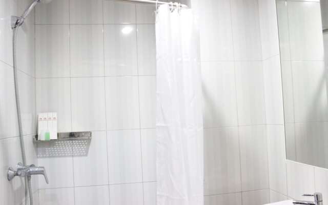 Modern 2Br Apartment At Galeri Ciumbuleuit 2 Near Unpar