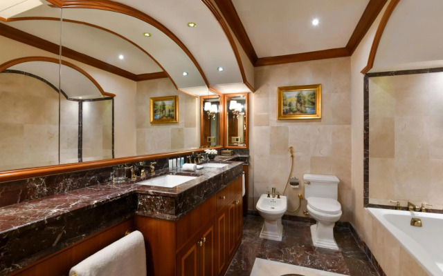 Al Aziziyah Boutique Hotel By The Torch