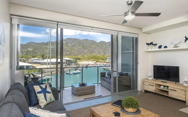 Absolute Waterfront Magnetic Island