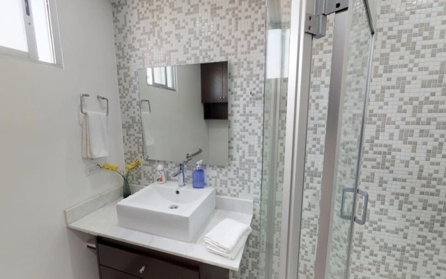 Comfortable and Trendy Apartment 2C