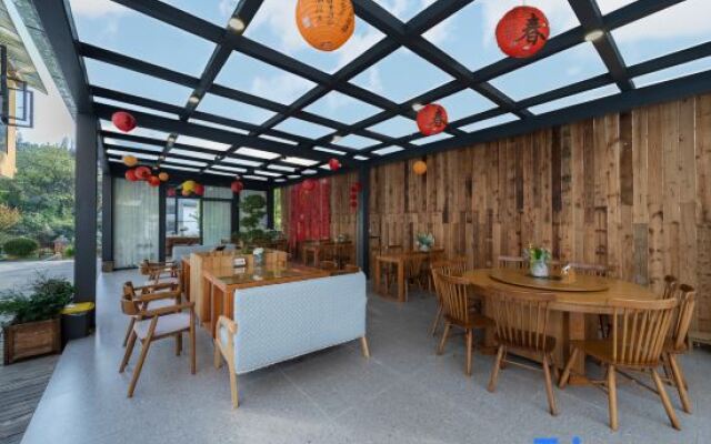 Xitang Hotspring Homestay (Wangyougu Branch)