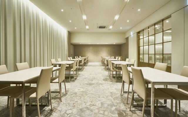 Royal Emporium Incheon Airport Hotel