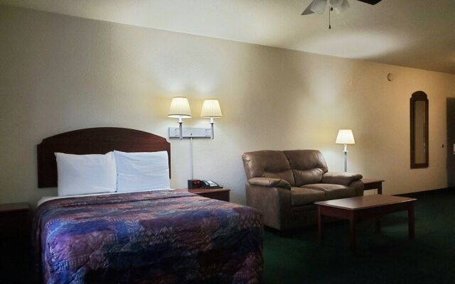 Candlelight Inn & Suites Hwy 69 near McAlester
