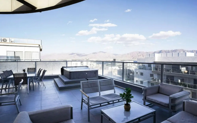 YalaRent Hilltop Penthouse- Private Pool