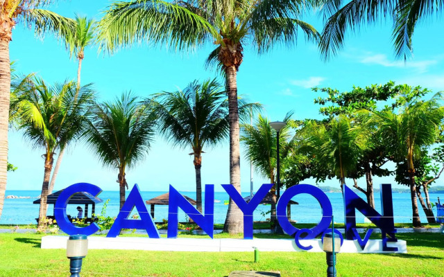 Canyon Cove Resort
