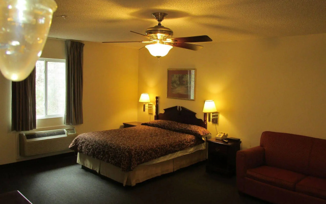 High Falls Inn and Suites