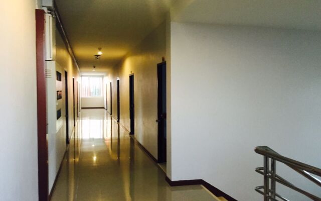 Siriwat Apartment