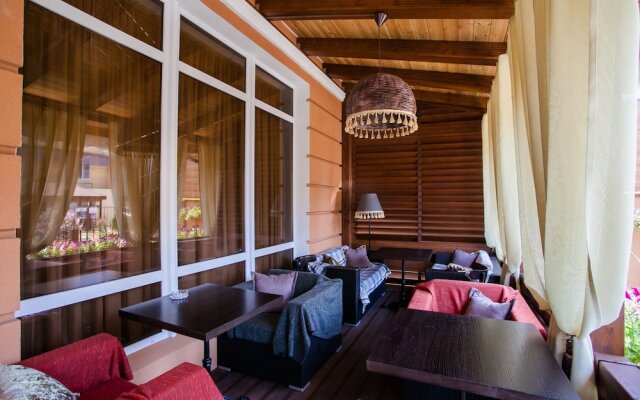 Zhemchug Village Hotel