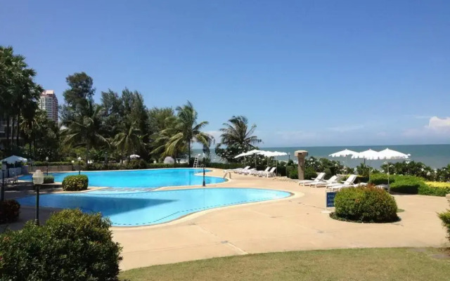 Phet Cha-am Plaza & Resort
