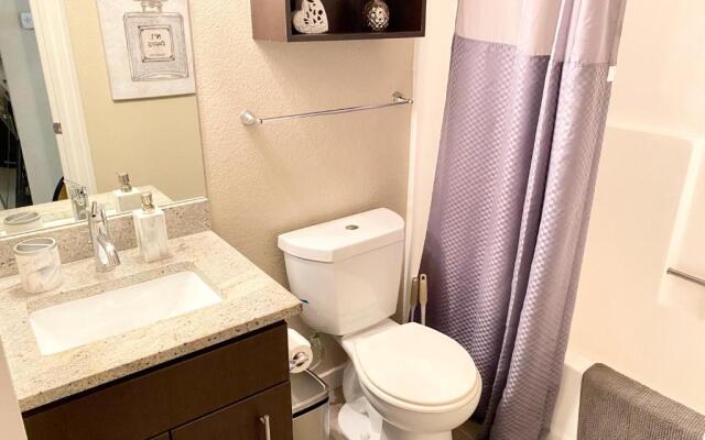 HOLYWOOD HILLS !!! 2BED Studio !!!
