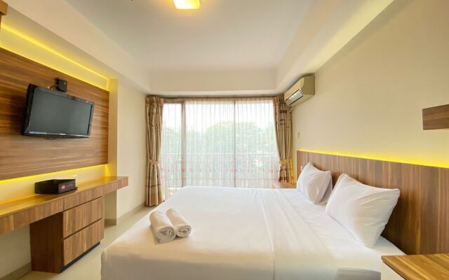 Spacious Studio Room at Beverly Dago Apartment