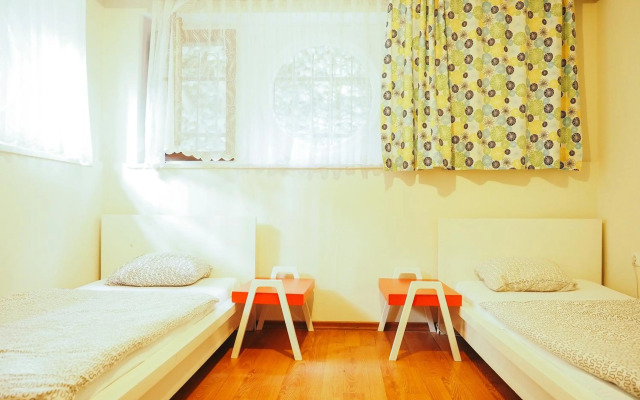 Deeps Hostel