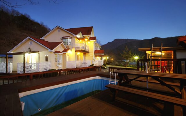 Mungyeong Reance Pension