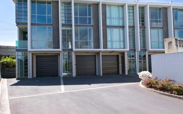Harbourview Apartment - Taupo Holiday Apartment